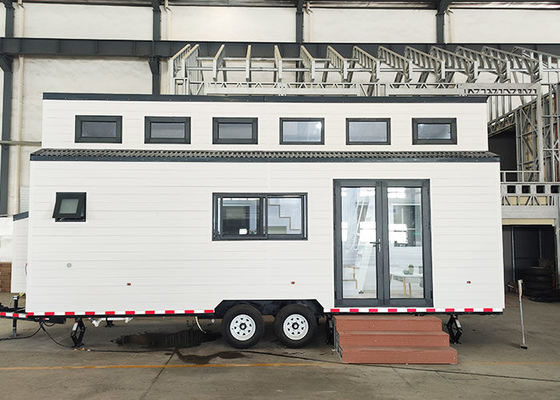 2개의 침실의 미리 조립된 작은 집 판매됩니다.